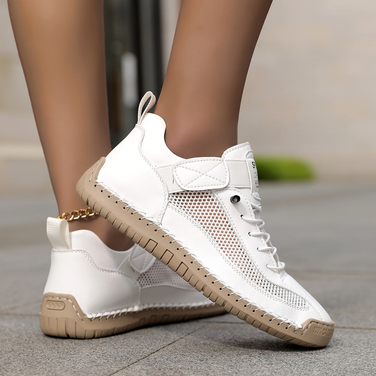 Willow lightweight women's sneakers shown in white, navy and olive green colourways
