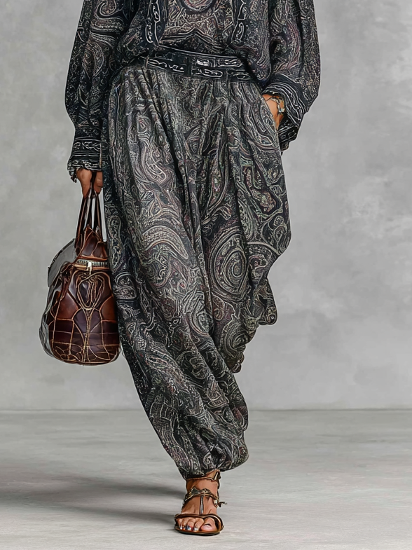 Yasmin vintage paisley print set with stand-up collar in dark gray