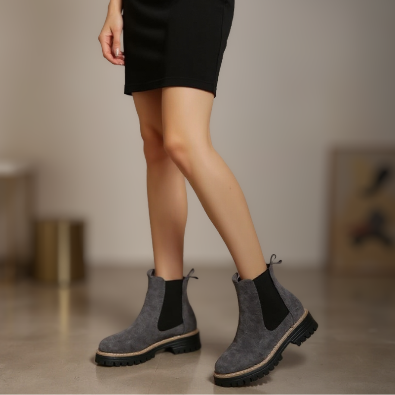 Suede Chelsea boots with elastic sides and pull tabs in grey and green