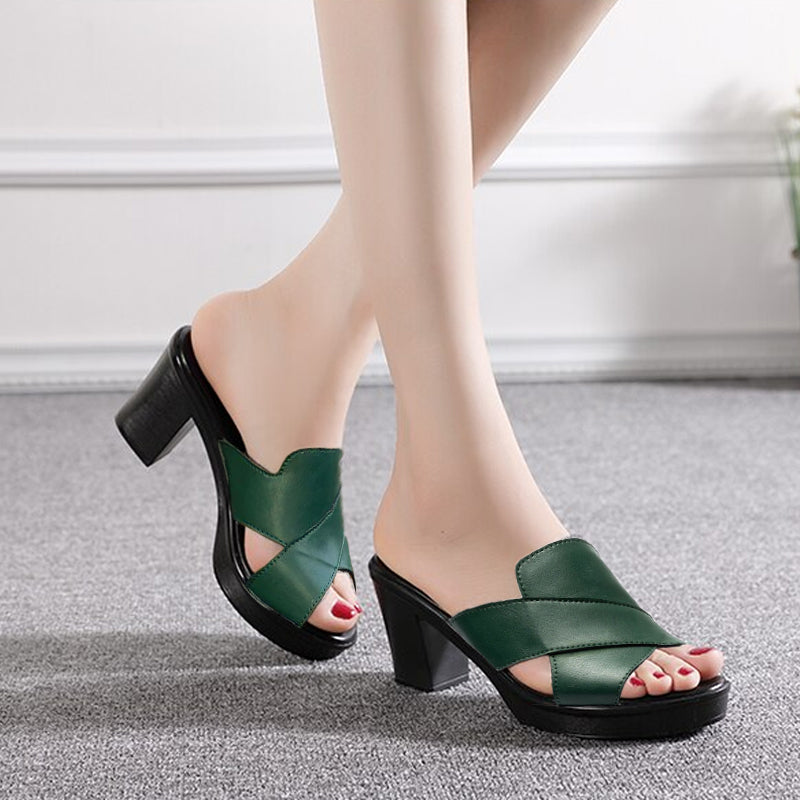 Darcy | Adjustable Strap Cushioned Sandals