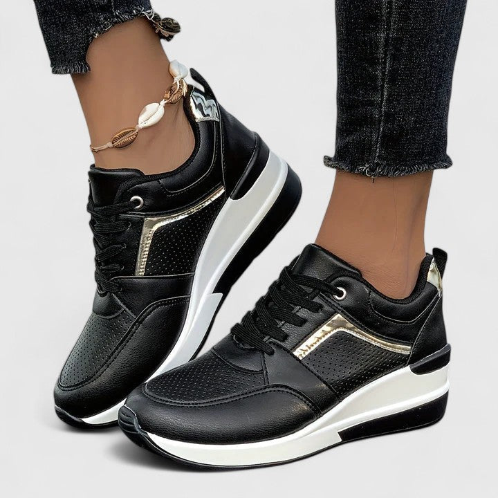 Comfortable everyday slip-on sneakers in a neutral colourway for women
