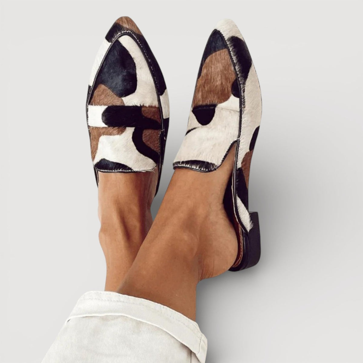 Velle elegant slip-on loafers with a classic silhouette and refined finish