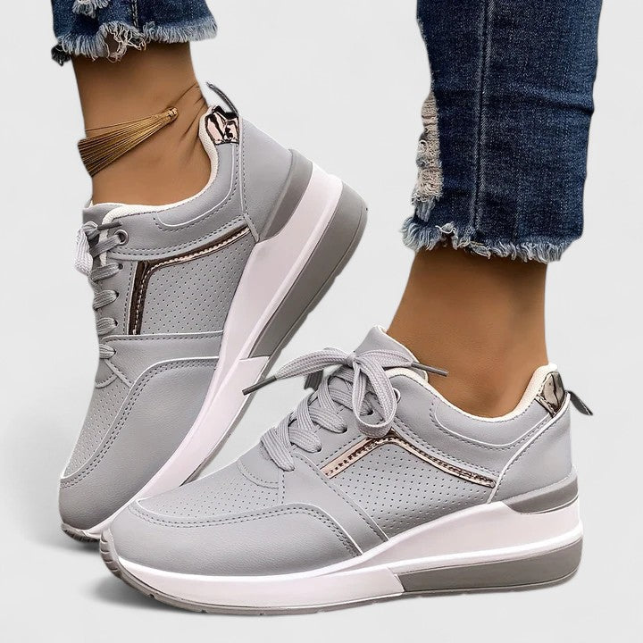 Comfortable everyday slip-on sneakers in a neutral colourway for women