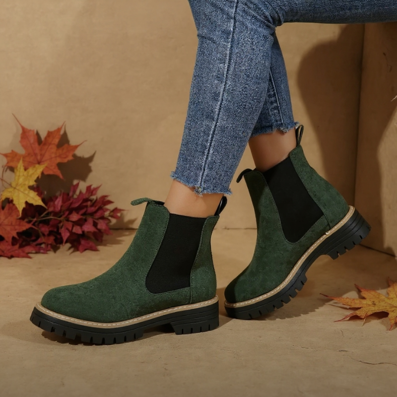 Suede Chelsea boots with elastic sides and pull tabs in grey and green