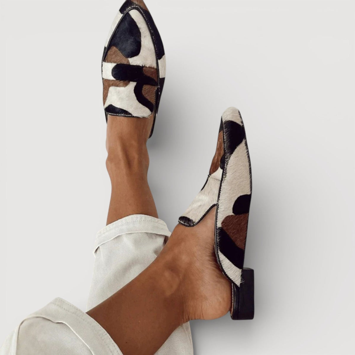 Velle elegant slip-on loafers with a classic silhouette and refined finish