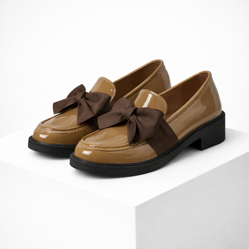 Patent leather bow-detail loafers with a low block heel and round toe