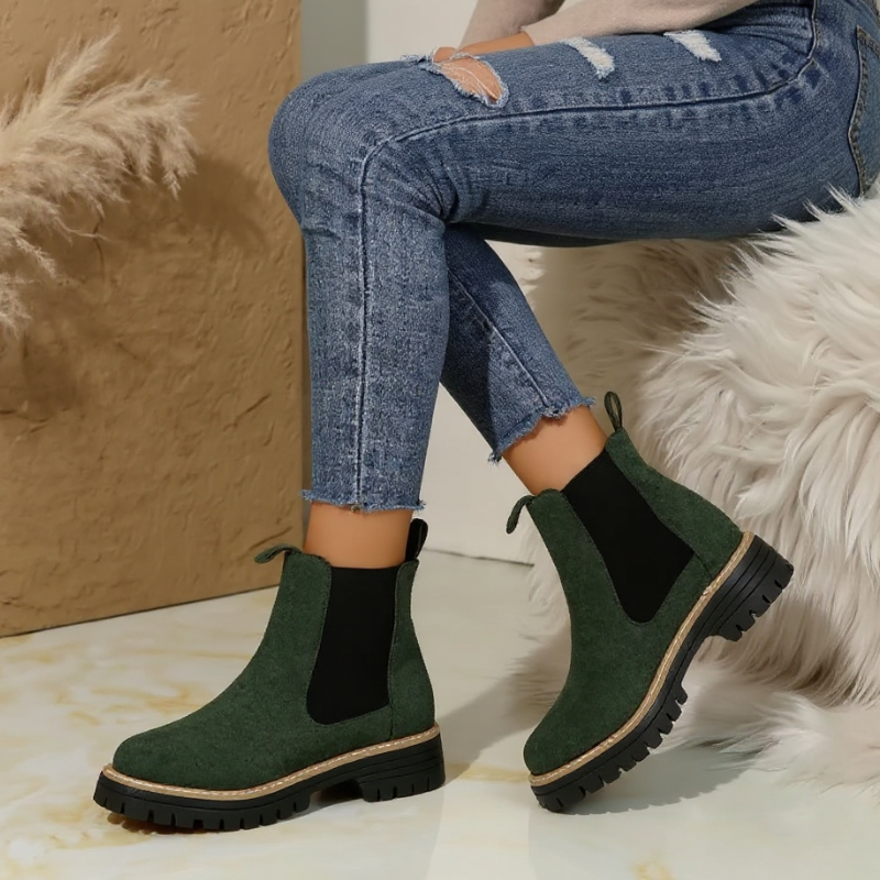 Suede Chelsea boots with elastic sides and pull tabs in grey and green
