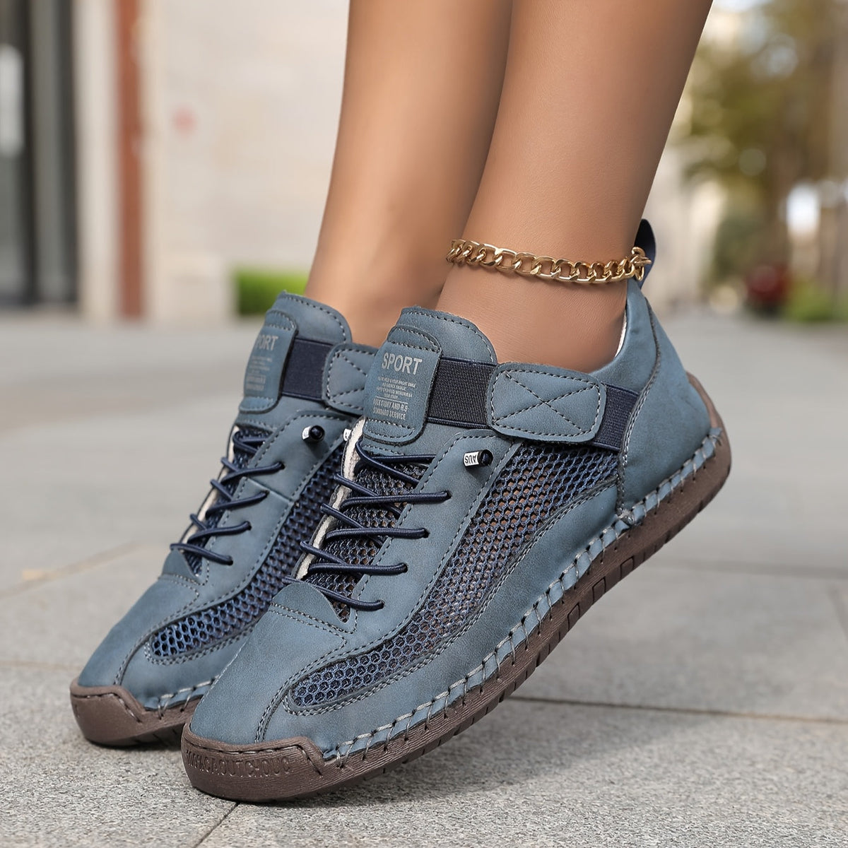Willow lightweight women's sneakers shown in white, navy and olive green colourways