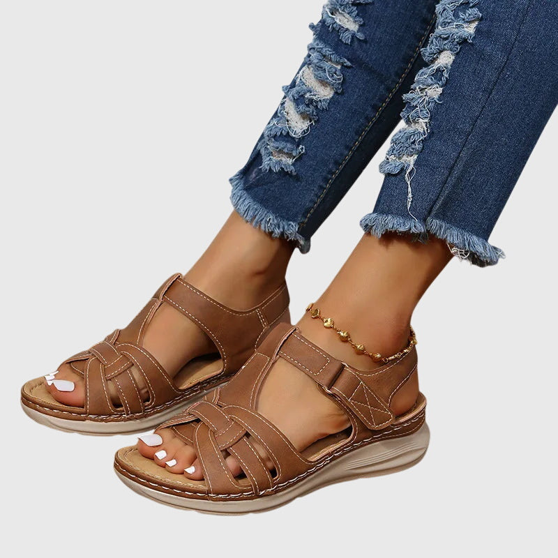 Dakota | Lightweight Everyday Sandals in Brown & Black