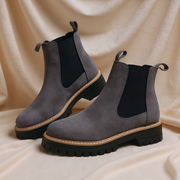Suede Chelsea boots with elastic sides and pull tabs in grey and green