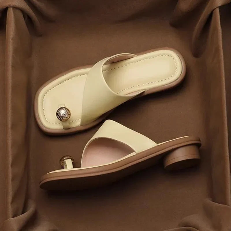 Vegan leather mid-heel sandals with padded sole in green and white