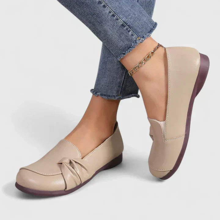 Iva elegant timeless heeled shoes shown in orange, black and beige