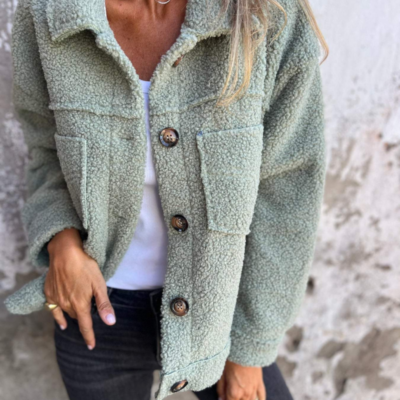Luna plush teddy jacket with classic collar, front pockets and tortoiseshell-effect buttons