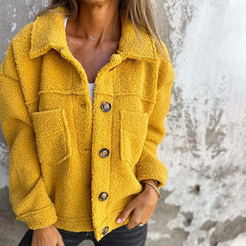 Luna plush teddy jacket with classic collar, front pockets and tortoiseshell-effect buttons