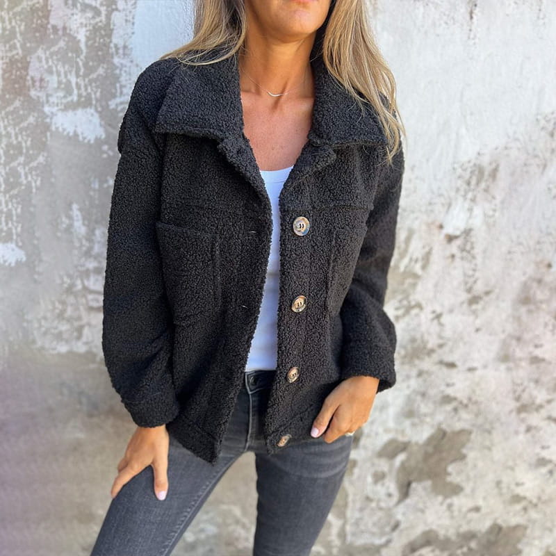 Luna plush teddy jacket with classic collar, front pockets and tortoiseshell-effect buttons