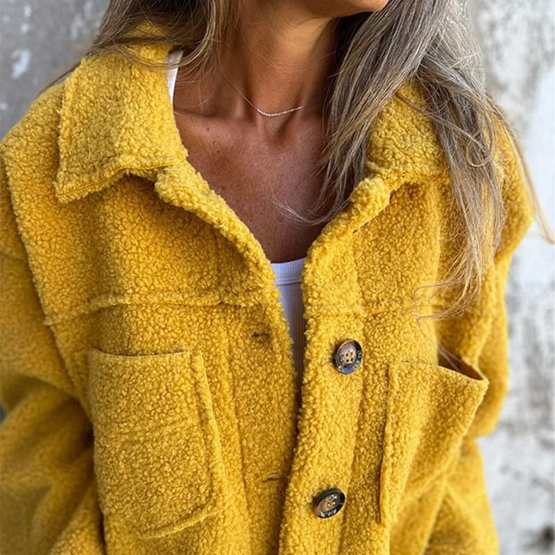 Luna plush teddy jacket with classic collar, front pockets and tortoiseshell-effect buttons