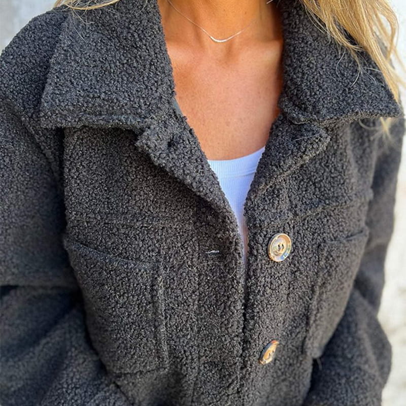 Luna plush teddy jacket with classic collar, front pockets and tortoiseshell-effect buttons