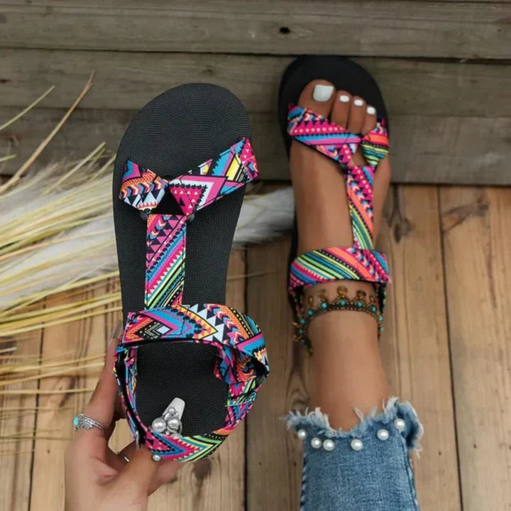 Noemi platform sandals detail