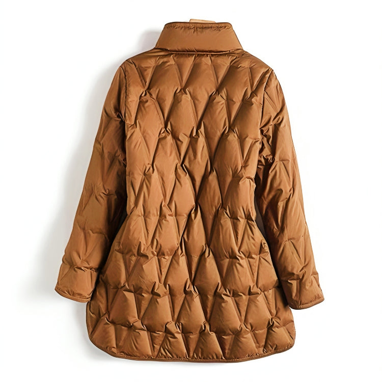 Doutzen trendy warm winter coat shown in a stylish everyday look